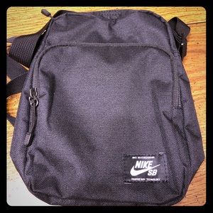 Nike SB crossbody/pouch